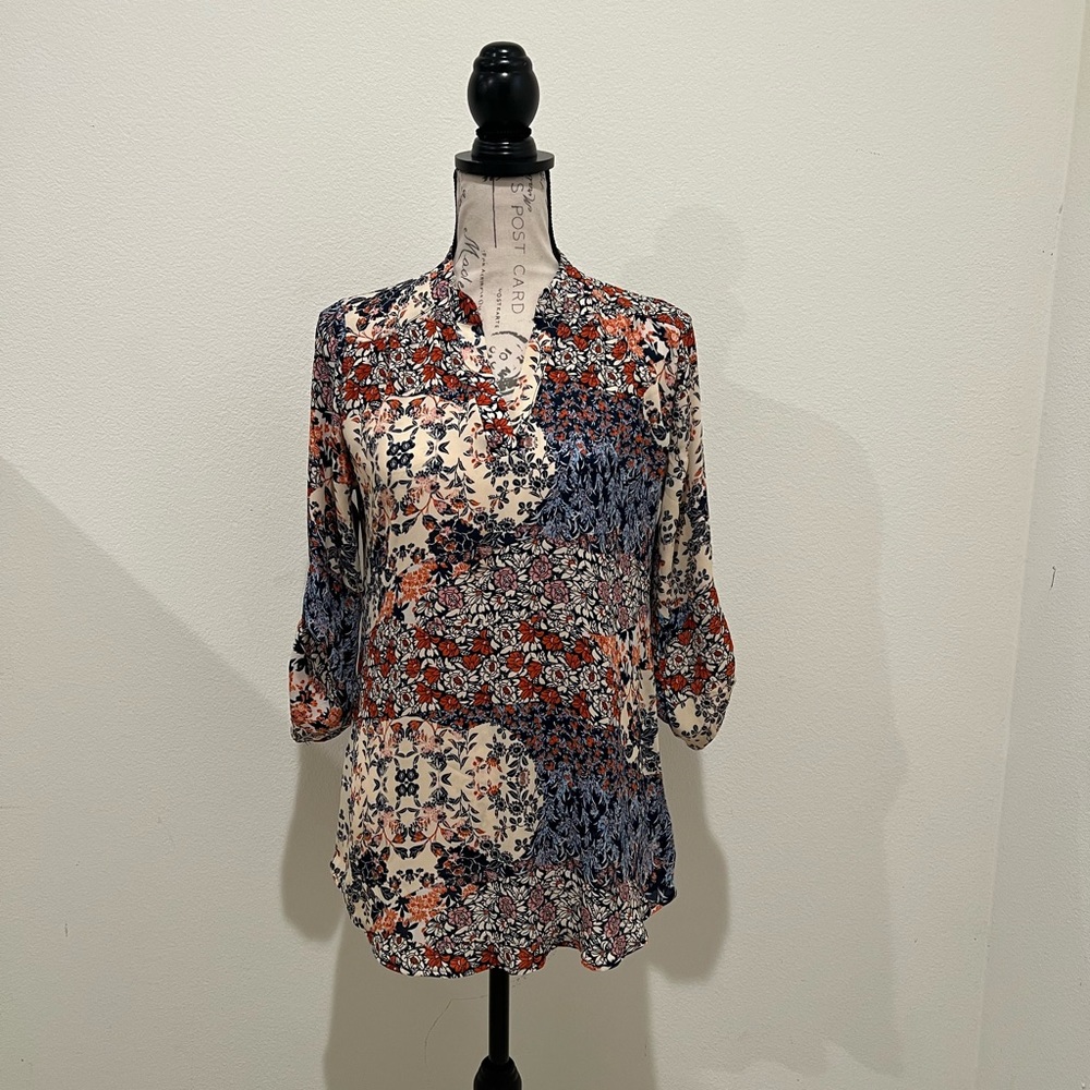 NWOT Liberty Love Floral Print Top 3/4 Sleeve Floral High Low Blue Tan Coral S